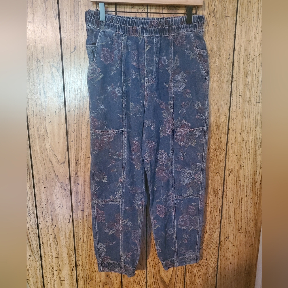 BDG Sandy High Waisted Floral Jogger Jean - Small - Picture 5 of 8